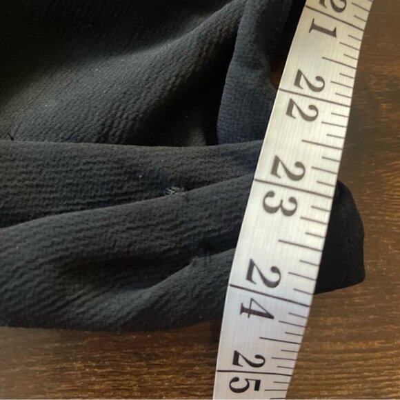 Aritzia Wilfred Allant Pant black crepe cropped lightweight trousers size 4 - Picture 15 of 16